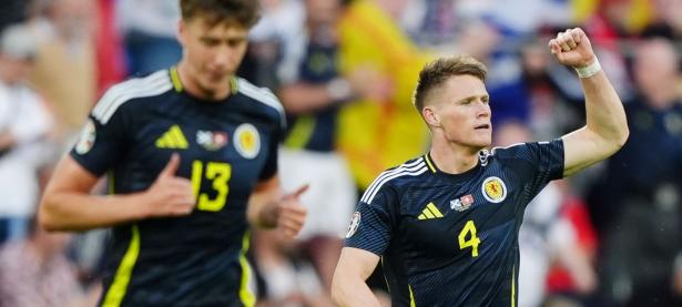 包含瑞士大比分战胜对手，实力碾压晋级淘汰赛的词条