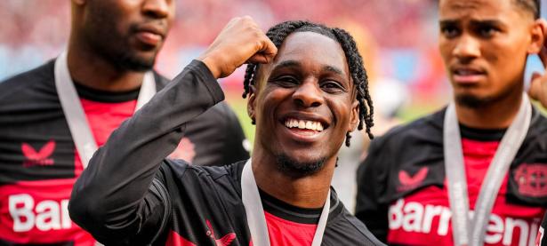 包含利物浦球星加盟纽伦堡，德甲争冠格局再添变数的词条