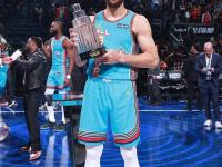 包含76人官方公布新规，逆转取胜引发争议，全明星入选球迷热议！的词条