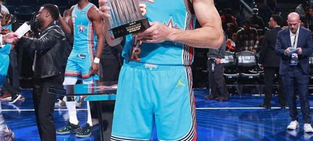 包含76人官方公布新规，逆转取胜引发争议，全明星入选球迷热议！的词条