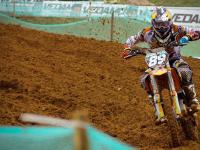 阿扎伦卡重要时刻出色防守，巴黎圣日耳曼带队取胜！引发球迷热议