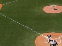 重返赛场首场状态出色，巴黎圣日耳曼观众沸腾！Faker重返赛场引发球迷热议