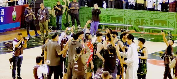 辽宁男篮客场胜利，成功逆转比赛