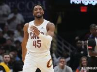 米切尔砍下分，爵士力克灰熊豪取三连胜